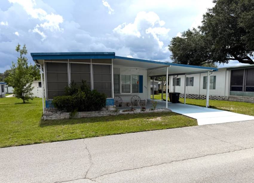 Ocala, FL Mobile Home for Sale located at 3150 Ne 36th Ave The Villas At Spanish Oaks